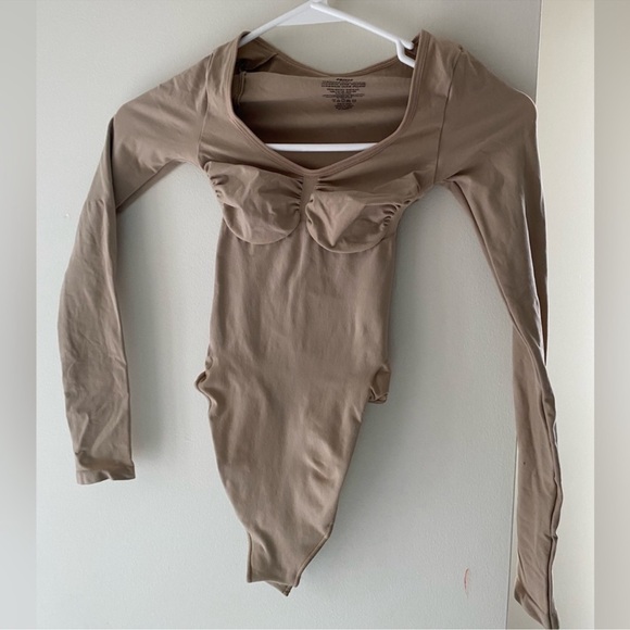 SKIMS SEAMLESS SCULPT LONG SLEEVE THONG BODYSUIT CLAY SMALL - Picture 8 of 11